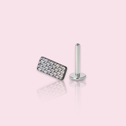 LABRET RECTÁNGULO EN CORTE CIRCULAR