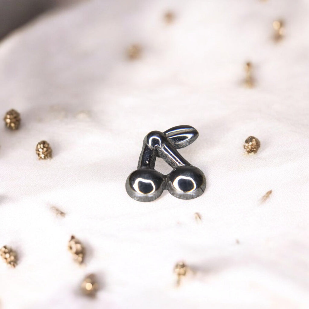 LABRET CHERRY