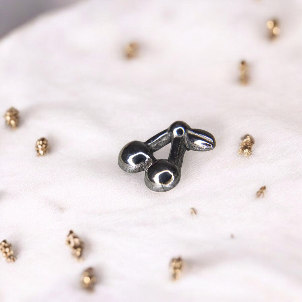 LABRET CHERRY
