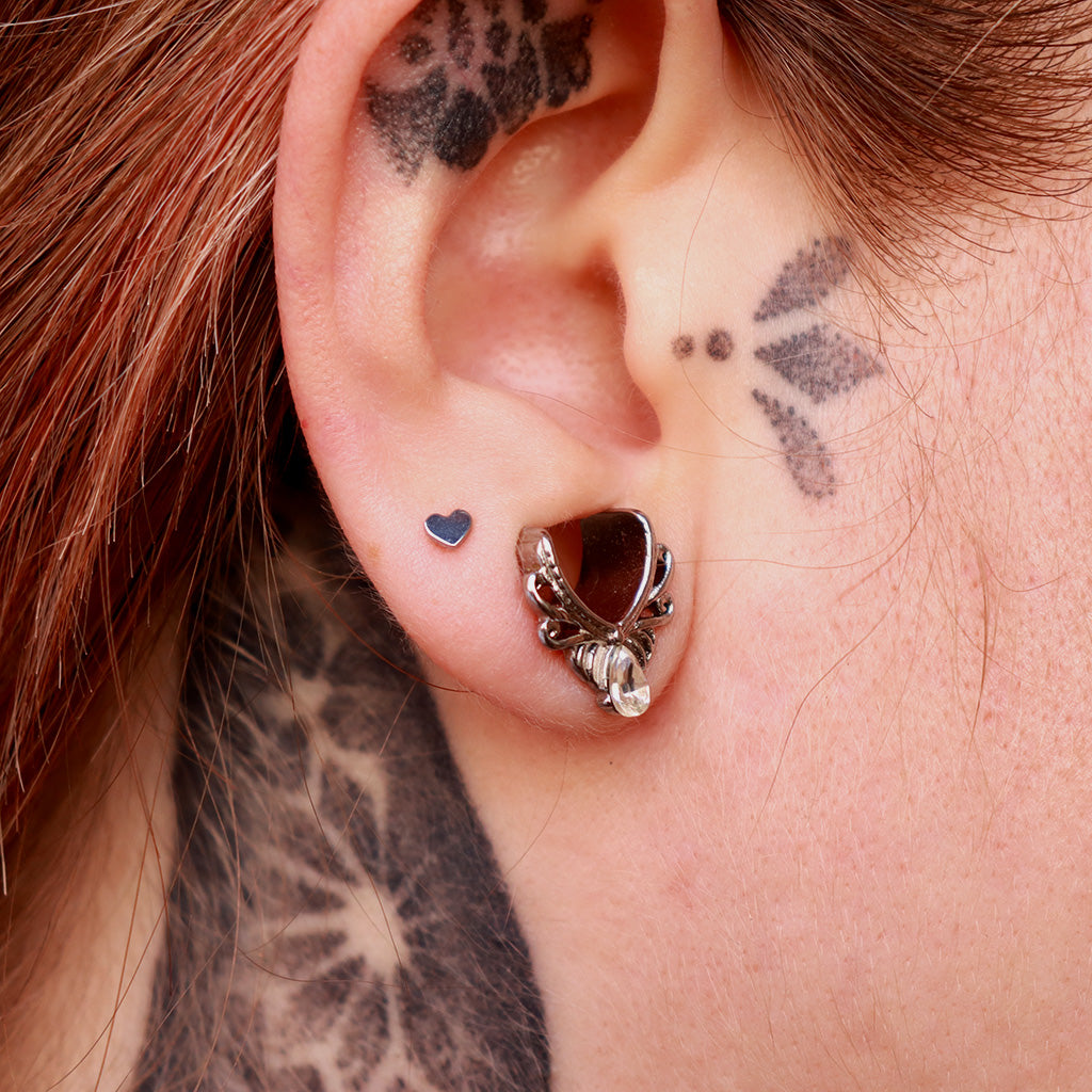 LABRET CORA