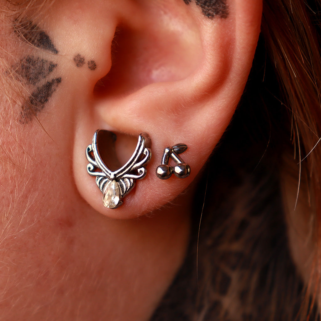 LABRET CHERRY