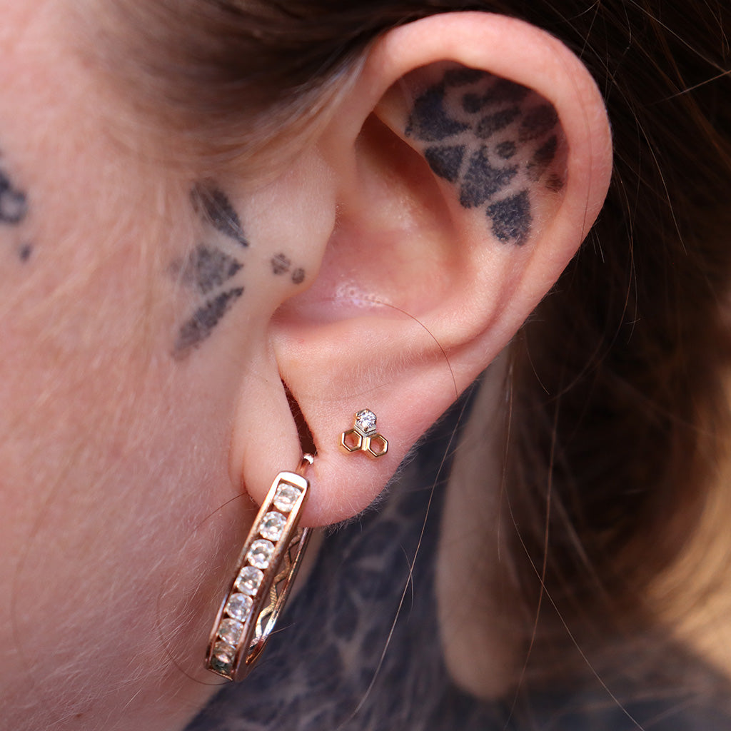 LABRET MIELA